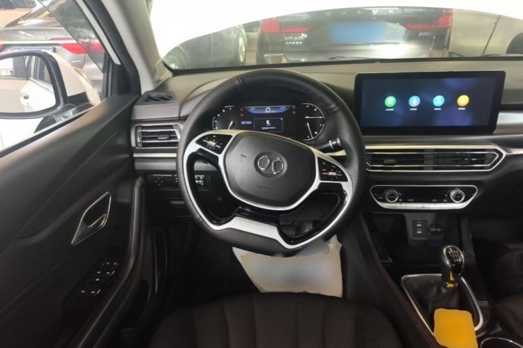Used BAIC Beijing U7 2019 1.5T Manual Elite Version China VI Steering Wheel