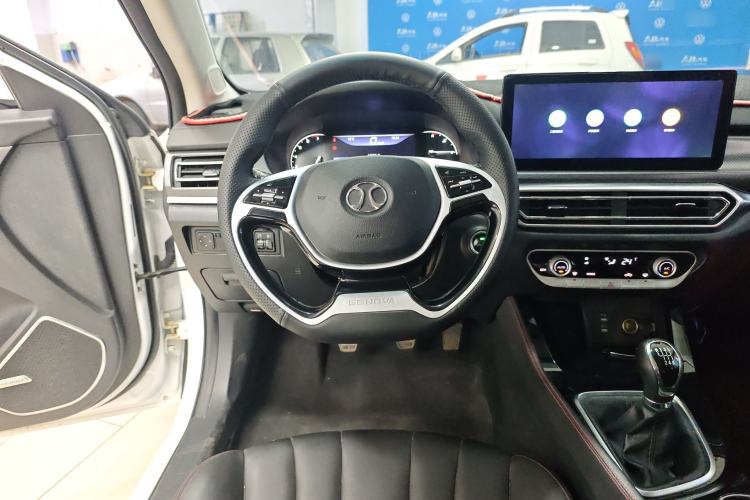 Used BAIC Beijing U7 2019 1.5T Manual Elite Version China VI Steering Wheel