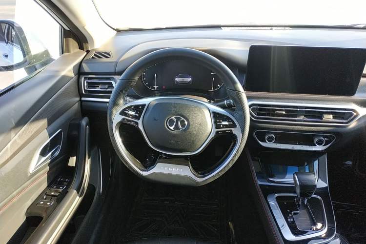 Used BAIC Beijing U7 2019 1.5T CVT Elite Edition China V Steering Wheel