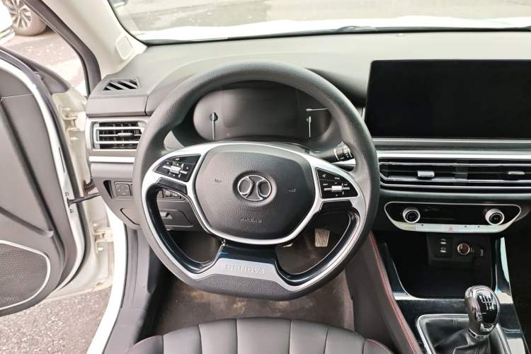 Used BAIC Beijing U7 2019 1.5T Manual Elite Version China V Emission Standard Steering Wheel