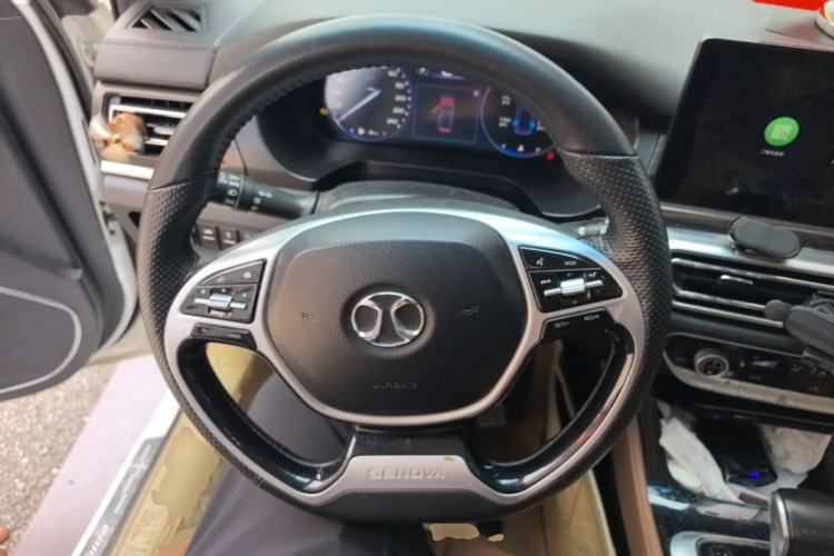 Used BAIC Beijing U7 2019 1.5T CVT New Smart Version China V Steering Wheel