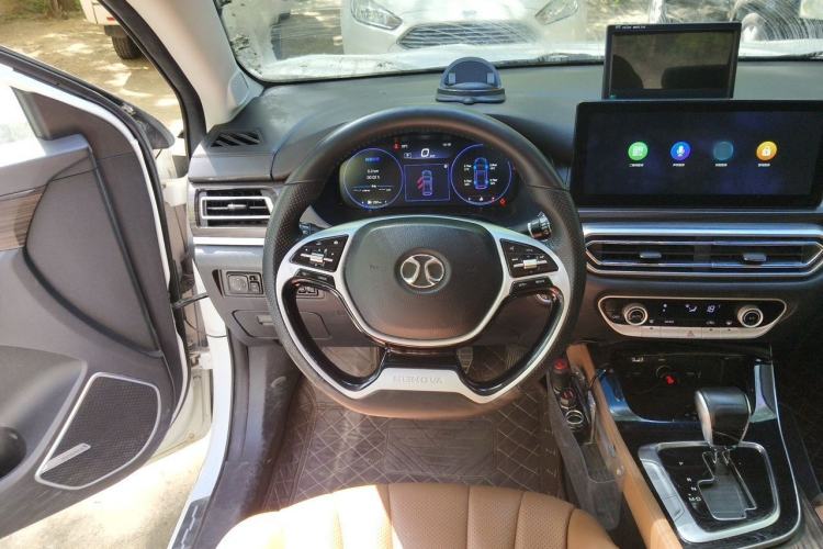 Used BAIC Beijing U7 2019 1.5T CVT New Smart Version China V Steering Wheel