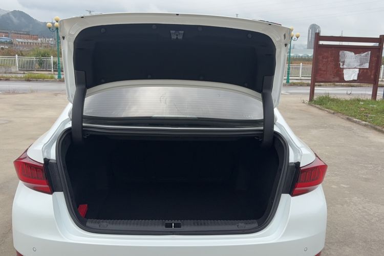Used BAIC Beijing U7 2019 1.5T CVT New Smart Version China VI Emission Standard Trunk