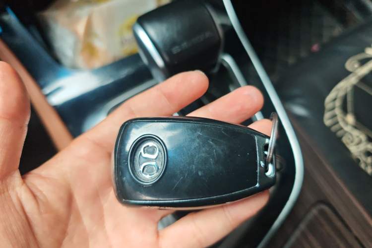Used BAIC Beijing U7 2019 1.5T CVT New Smart Version China VI Emission Standard Vehicle Key