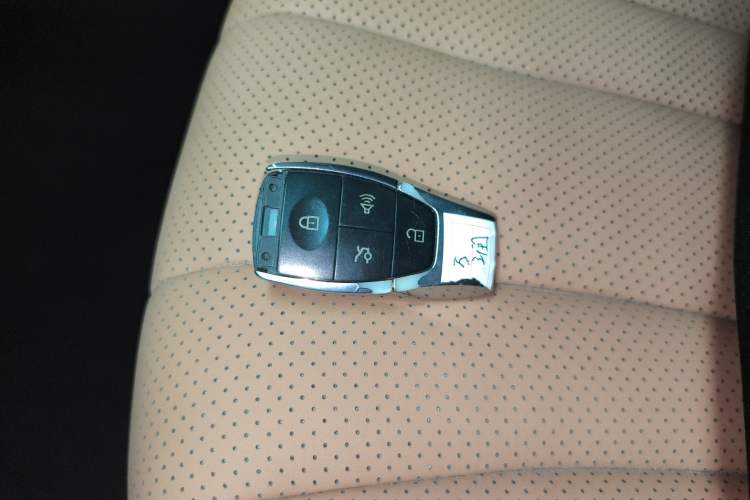Used BAIC Beijing U7 2019 1.5T CVT New Smart Version China VI Emission Standard Vehicle Key