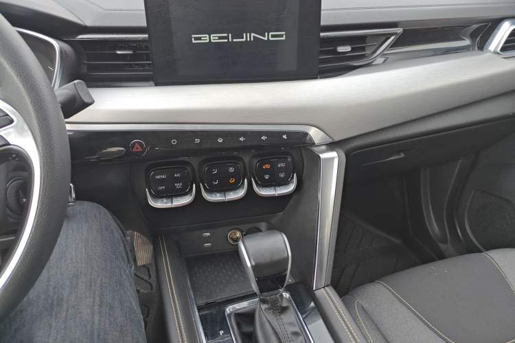 Used BAIC Beijing X3 2019 1.5T CVT Glory Edition Audio And AC Panel