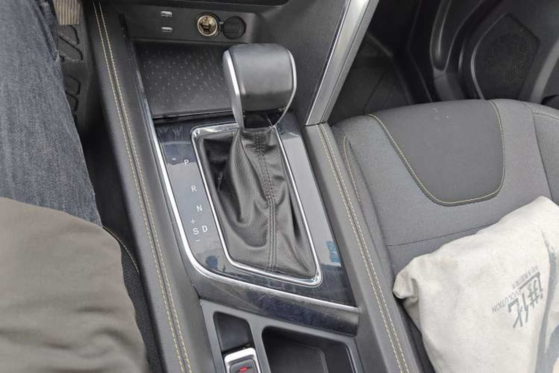 Used BAIC Beijing X3 2019 1.5T CVT Glory Edition Gear Lever