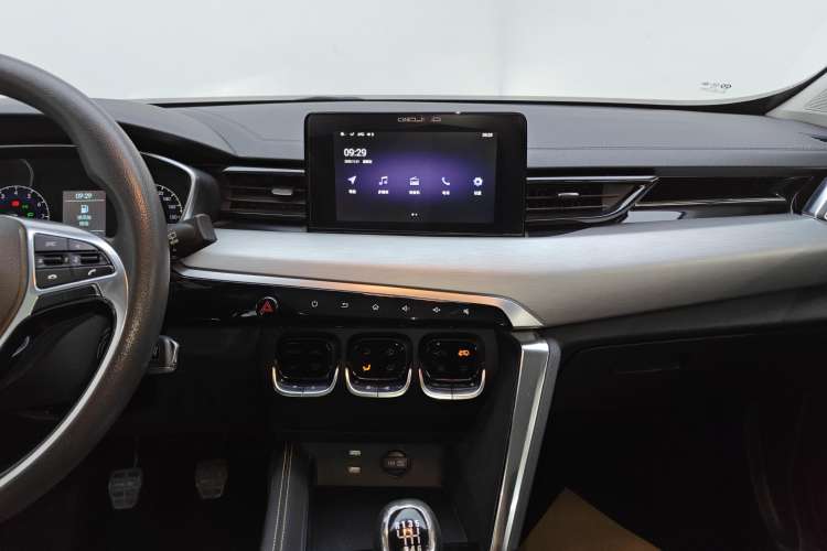 Used BAIC Beijing X3 2019 1.5T Manual Glory Edition Audio And AC Panel