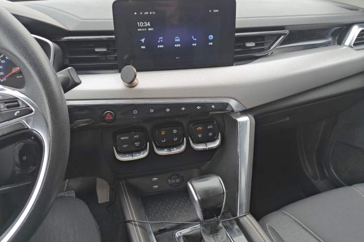 Used BAIC Beijing X3 2019 1.5T CVT Glory Edition Audio And AC Panel