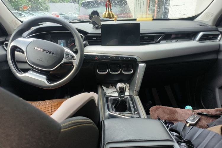 Used BAIC Beijing X3 2019 1.5T Manual Glory Edition Center Console