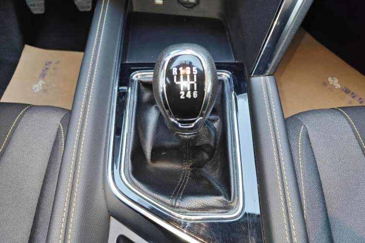 Used BAIC Beijing X3 2019 1.5T Manual Glory Edition Gear Lever