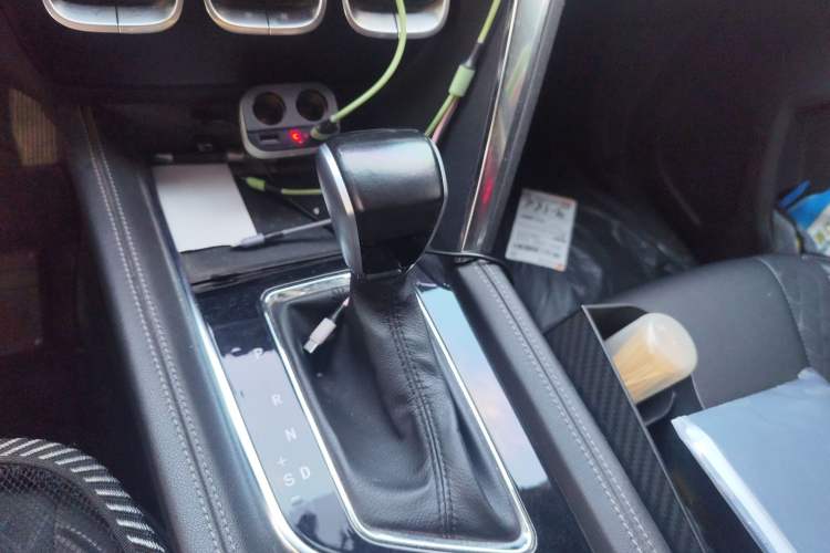 Used BAIC Beijing X3 2019 1.5T CVT Star Edition Gear Lever