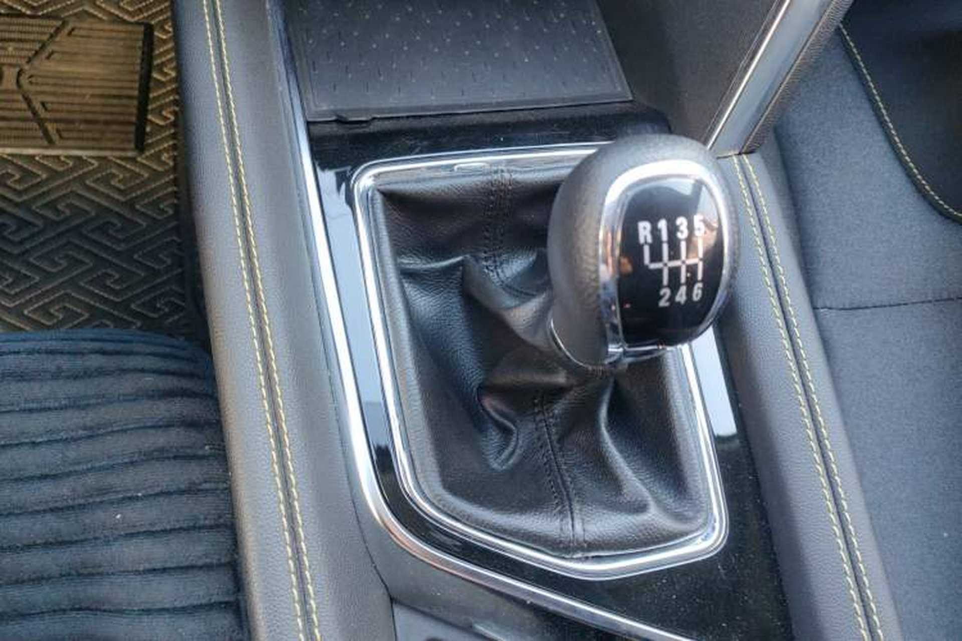 Used BAIC Beijing X3 2019 1.5T Manual Glory Edition Gear Lever