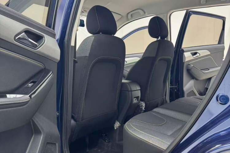 Used BAIC Beijing X3 2019 1.5T Manual Glory Edition Interior 2