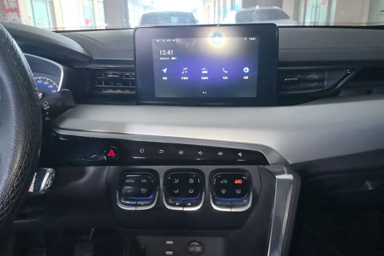 Used BAIC Beijing X3 2019 1.5T Manual Glory Edition Audio And AC Panel