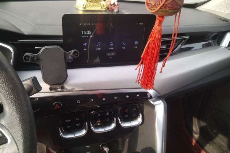 Used BAIC Beijing X3 2019 1.5T CVT Glory Edition Audio And AC Panel