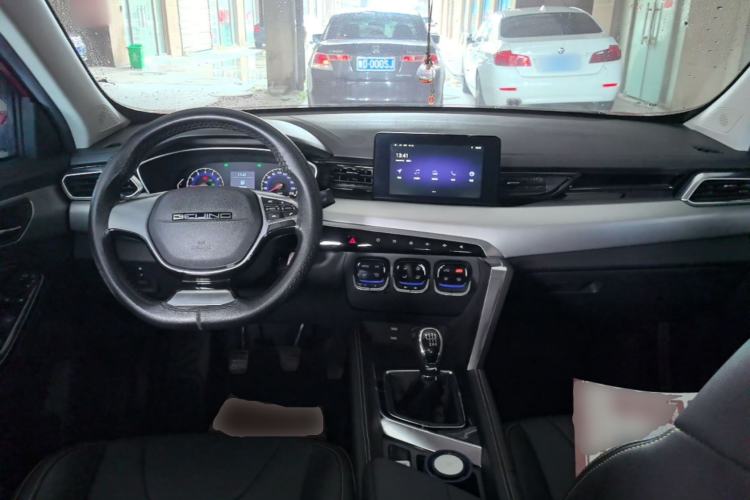 Used BAIC Beijing X3 2019 1.5T Manual Glory Edition Center Console