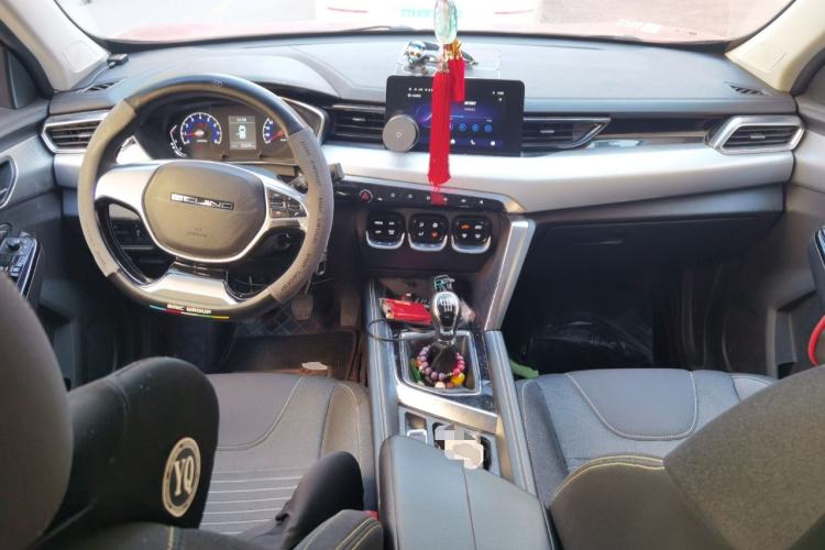 Used BAIC Beijing X3 2019 1.5T Manual Glory Edition Center Console