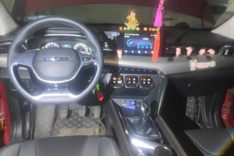 Used BAIC Beijing X3 2019 1.5T Manual Glory Edition Center Console