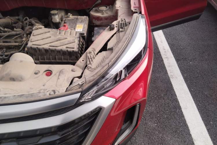 Used BAIC Beijing X3 2019 1.5T CVT Glory Edition Engine Bay Left