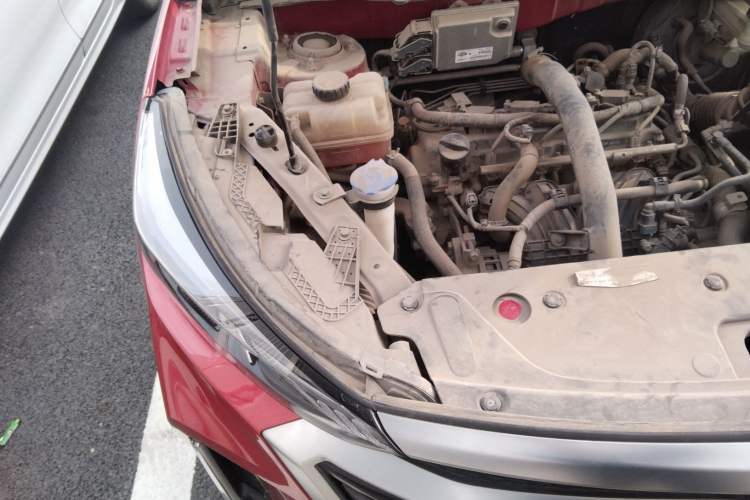 Used BAIC Beijing X3 2019 1.5T CVT Glory Edition Engine Bay Right