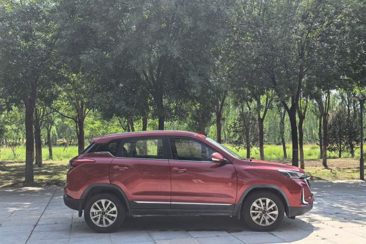 Used BAIC Beijing X3 2019 1.5T CVT Glory Edition Exterior 2