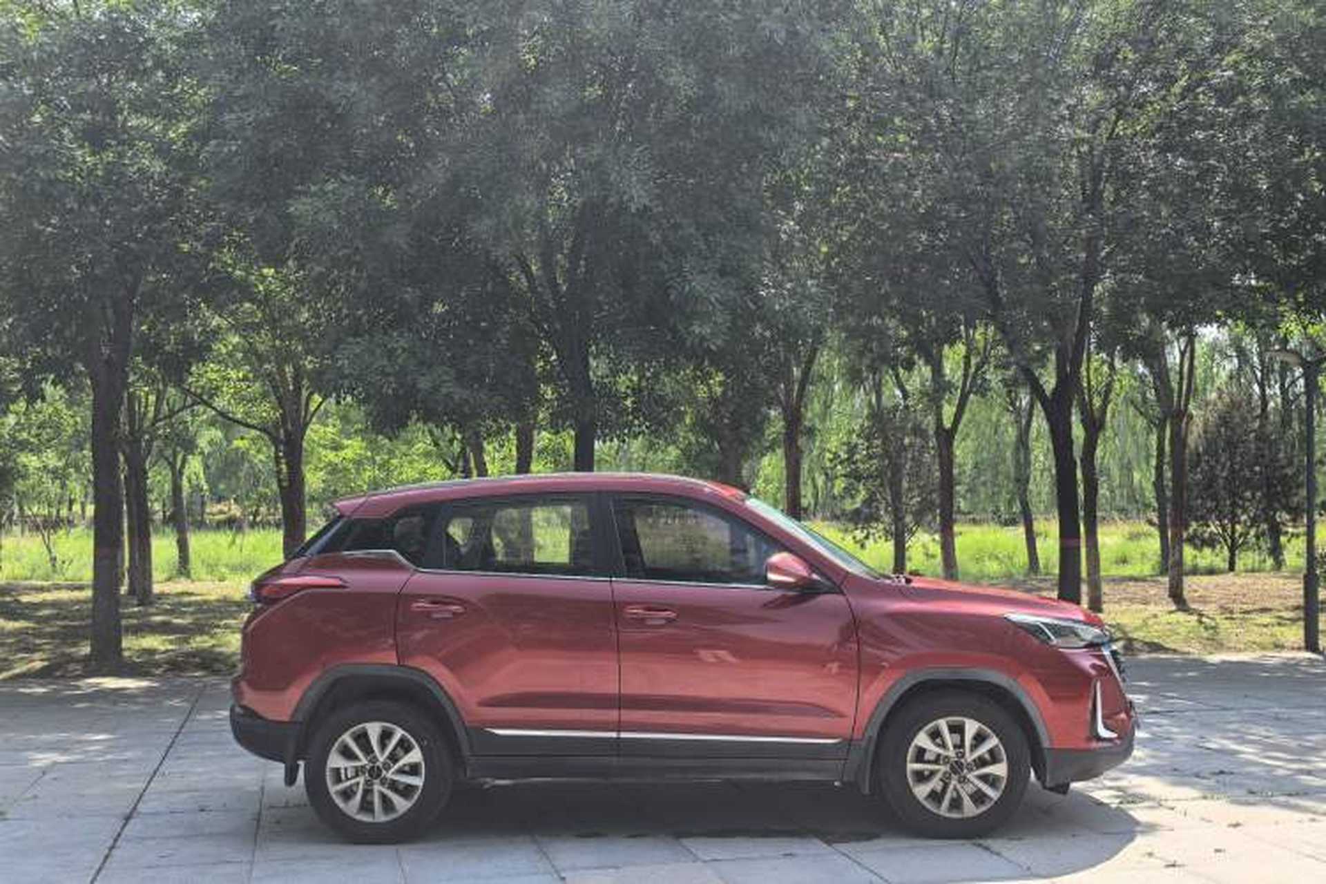 Used BAIC Beijing X3 2019 1.5T CVT Glory Edition Exterior 2