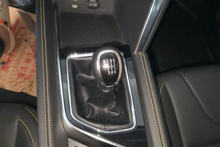 Used BAIC Beijing X3 2019 1.5T Manual Glory Edition Gear Lever