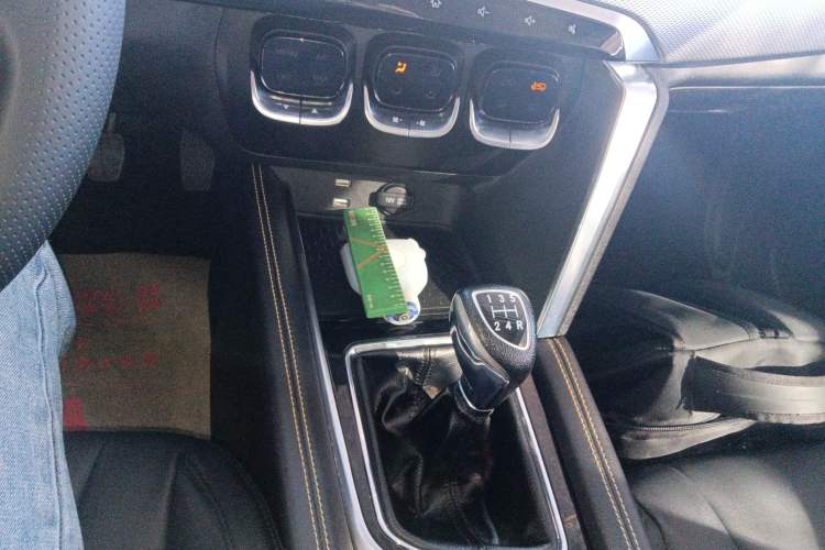 Used BAIC Beijing X3 2019 1.5L Manual Glory Edition Gear Lever