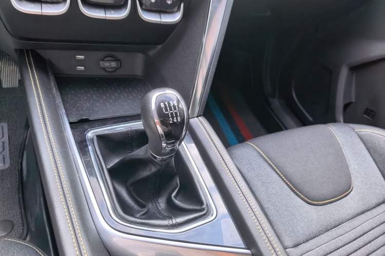 Used BAIC Beijing X3 2019 1.5T Manual Glory Edition Gear Lever