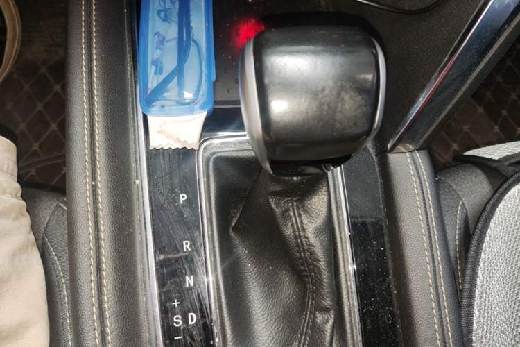 Used BAIC Beijing X3 2019 1.5T CVT Glory Edition Gear Lever
