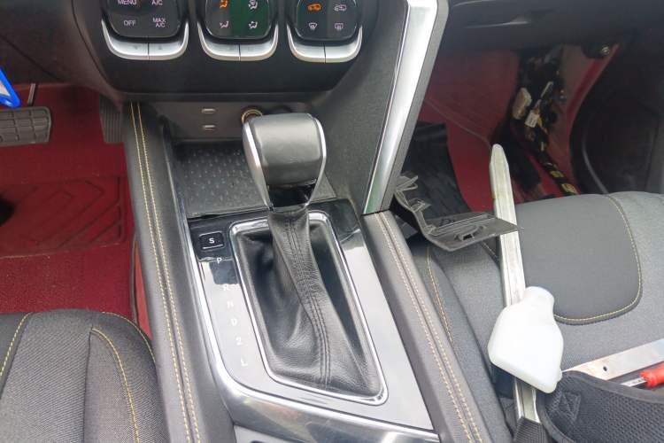 Used BAIC Beijing X3 2019 1.5L Automatic Glory Edition Gear Lever