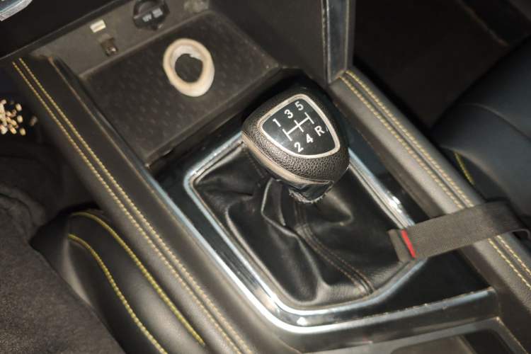 Used BAIC Beijing X3 2019 1.5L Manual Glory Edition Gear Lever