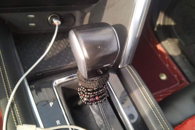 Used BAIC Beijing X3 2019 1.5T CVT Glory Edition Gear Lever