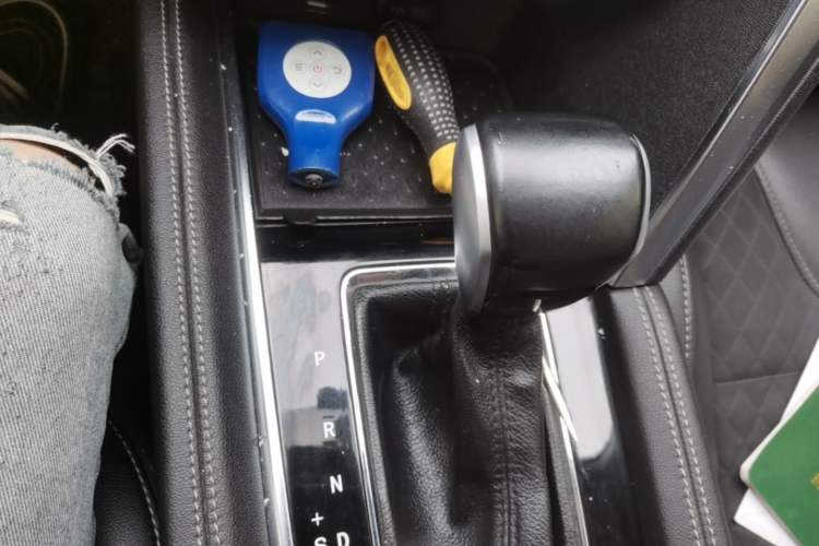 Used BAIC Beijing X3 2019 1.5T CVT Star Edition Gear Lever