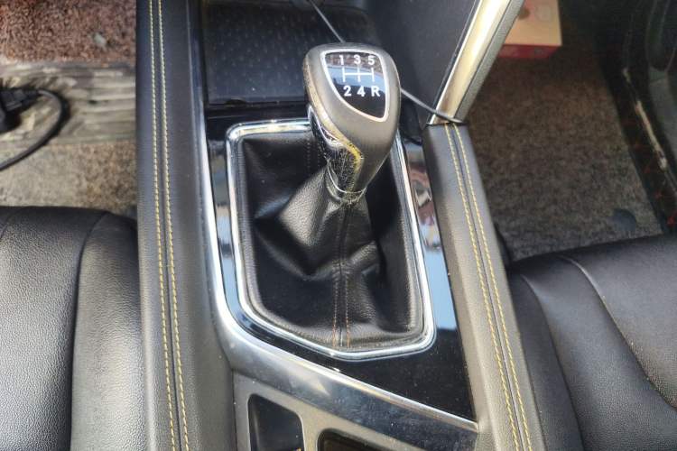 Used BAIC Beijing X3 2019 1.5L Manual Glory Edition Gear Lever