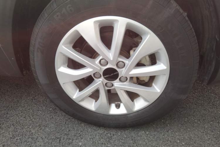 Used BAIC Beijing X3 2019 1.5T CVT Glory Edition Right Front Wheel Hub