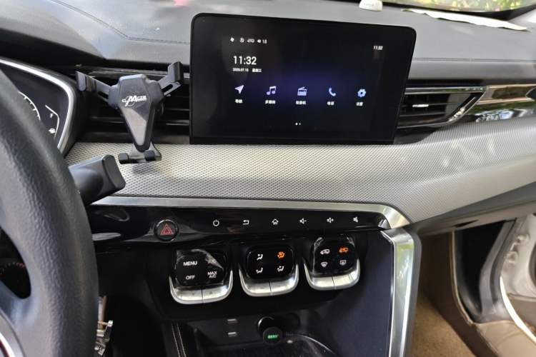 Used BAIC Beijing X3 2019 1.5T Manual Glory Edition Audio And AC Panel