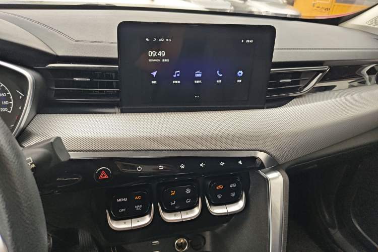 Used BAIC Beijing X3 2019 1.5T CVT Glory Edition Audio And AC Panel