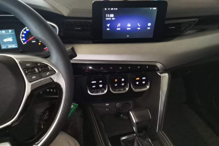 Used BAIC Beijing X3 2019 1.5T CVT Glory Edition Audio And AC Panel