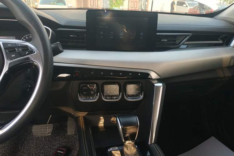 Used BAIC Beijing X3 2019 1.5T CVT Glory Edition Audio And AC Panel