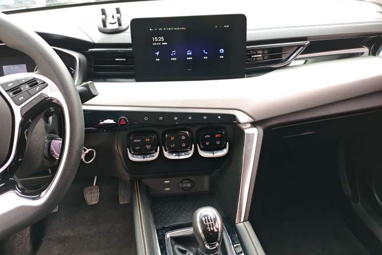 Used BAIC Beijing X3 2019 1.5T Manual Glory Edition Audio And AC Panel