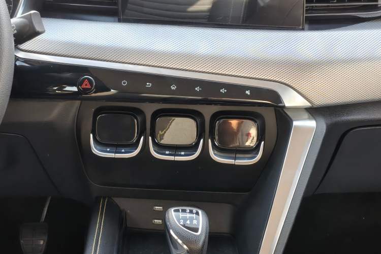Used BAIC Beijing X3 2019 1.5L Manual Glory Edition Audio And AC Panel