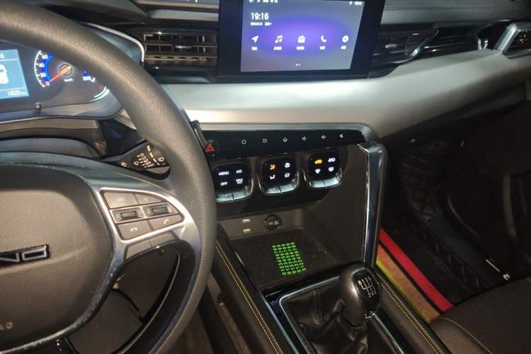Used BAIC Beijing X3 2019 1.5T Manual Glory Edition Audio And AC Panel