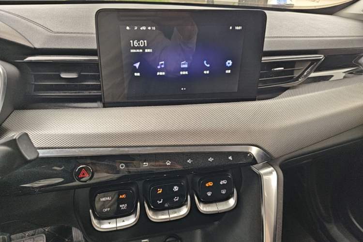 Used BAIC Beijing X3 2019 1.5T CVT Glory Edition Audio And AC Panel