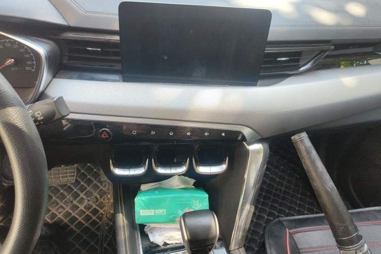 Used BAIC Beijing X3 2019 1.5T CVT Glory Edition Audio And AC Panel