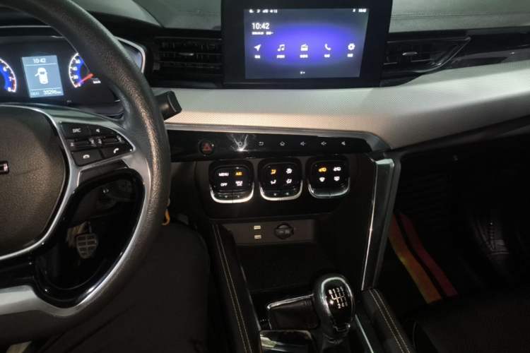 Used BAIC Beijing X3 2019 1.5T Manual Glory Edition Audio And AC Panel