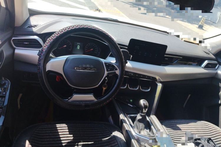 Used BAIC Beijing X3 2019 1.5T Manual Glory Edition Center Console