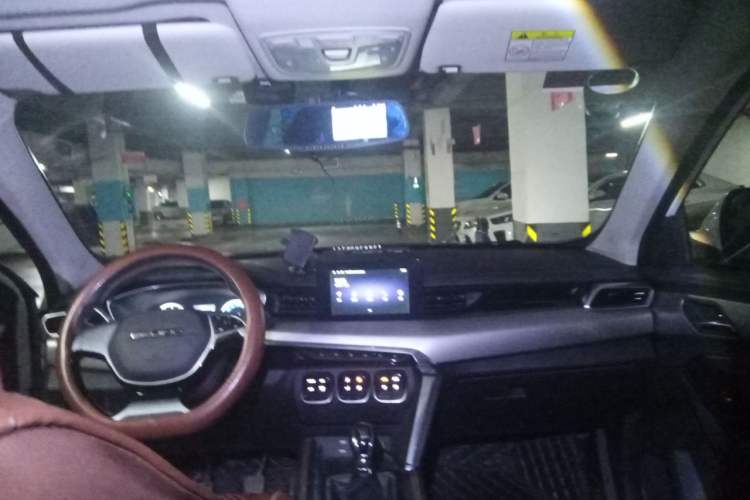 Used BAIC Beijing X3 2019 1.5T Manual Glory Edition Center Console