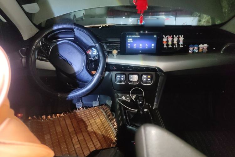 Used BAIC Beijing X3 2019 1.5T Manual Glory Edition Center Console
